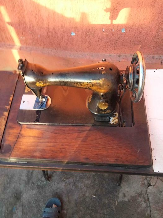 Masina de cusut veche functionabila