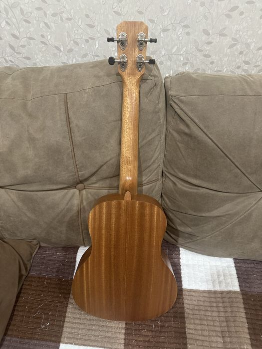 продам укулеле тенор