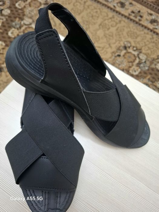 Женские босоножки