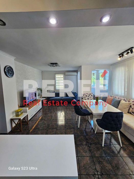 Продава се Тристаен апартамент в Бургас, Славейков - 95 кв.м за 1990 €/кв.м - Снимка #1