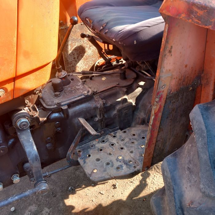 Tractor fiat 480 3 pistoane 48 de cai trompe pătrate stare bună