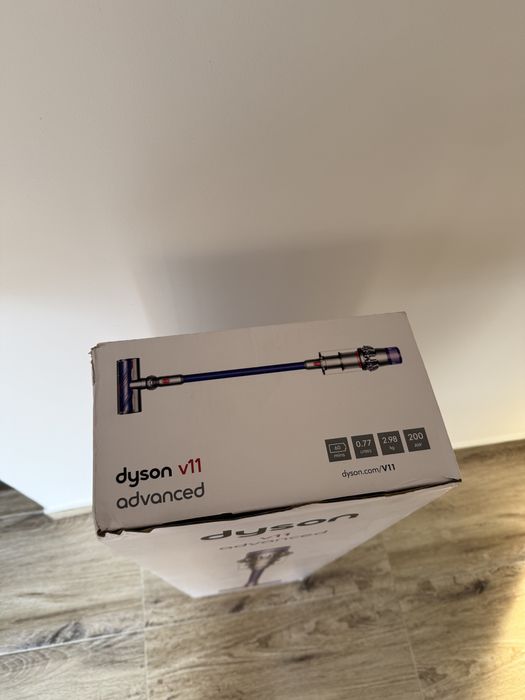 Aspirator vertical Dyson V11 Advanced - Nou - Sigilat
