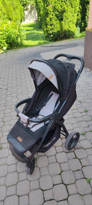 Продам детскую коляску