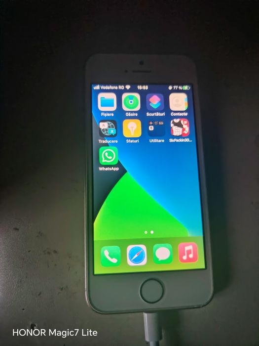 iPhone se 1  2016