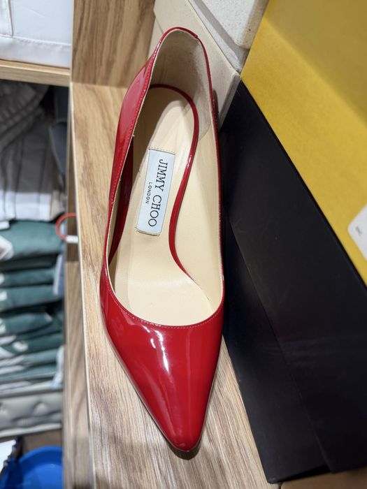 Красные туфли Jimmy Choo