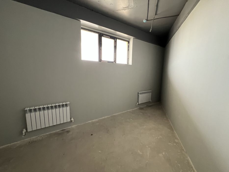 Аренда под офис, Клиника и тд 302 кв м , улица Нурафшон Вдоль Дороги!