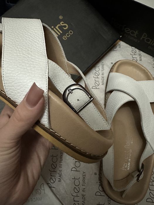 Сандали женские кожанные