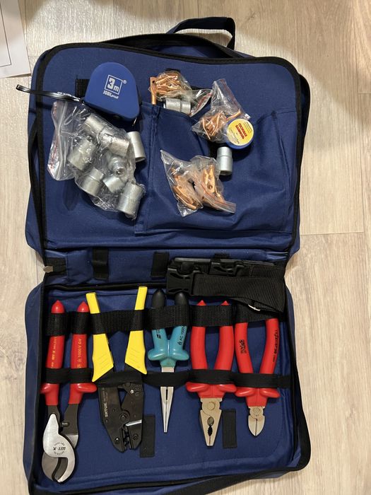 Набор инструментоа электрика