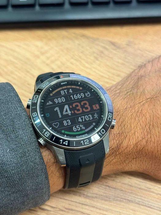 Garmin MARQ Aviator (Gen 1) — Премиум смарт-часы / Авиатор Титановые