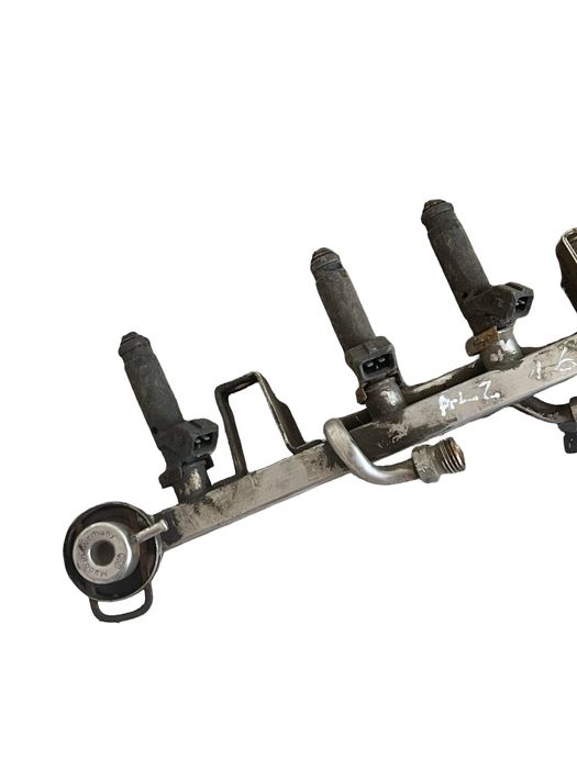 Rampa + Injectoare Volkswagen Passat B5.5 1996 - 2001 1.6I Alz 06B1335