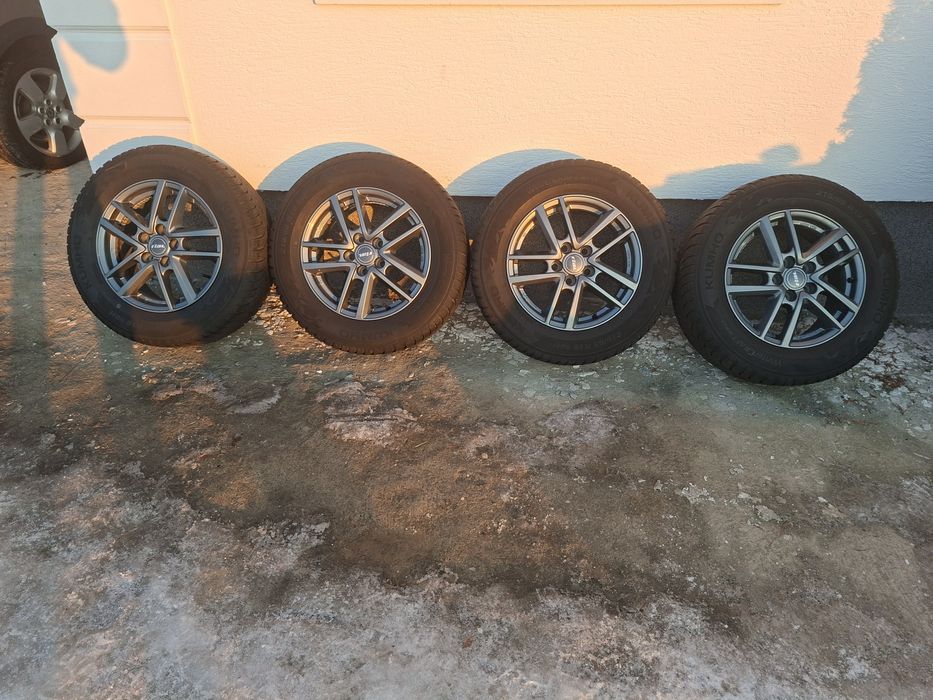 Jante Cu Anvelope De iarna Ca Noi 215 /65/ R/ 16  Duster Nissan kadjar