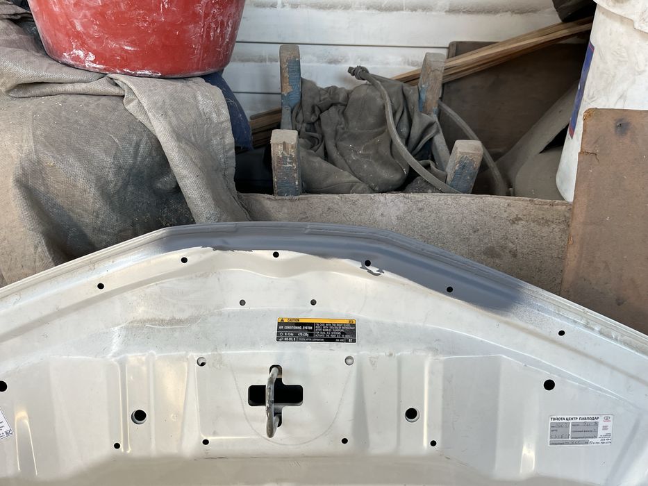 Продам капот от тойоты каролла