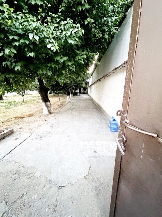 Chilonzorda srochni hovli sotiladi 5 sotix 3ta xona
