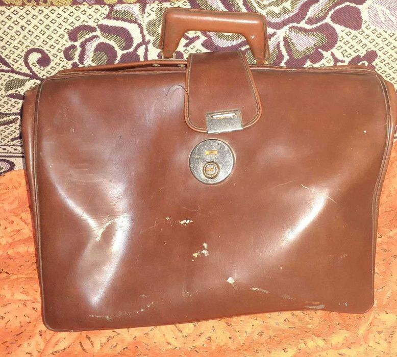 Продам портфель баул