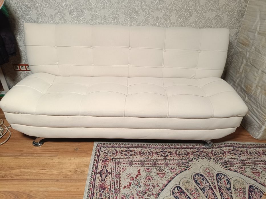 Диван                 .