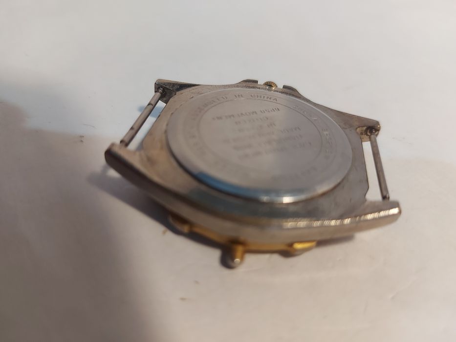 Часы мужские кварцевые.