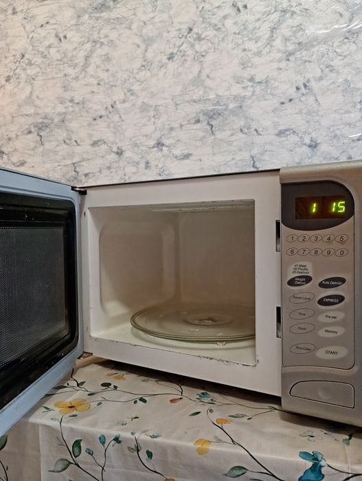 Cuptor microunde electric