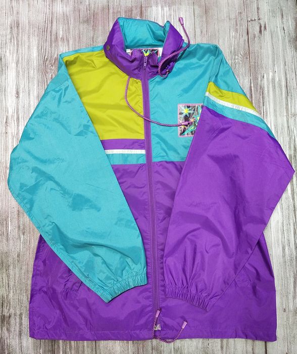 Яркие дождевики. С капюшонами. Европа