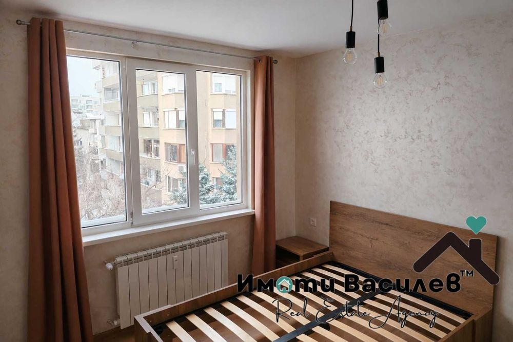 Дава се под наем Тристаен апартамент в София, Център - 80 кв.м за 817.53 € - Снимка #5