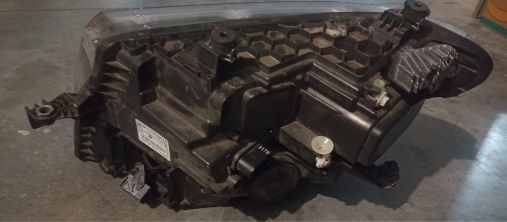 Far partea dreaptă Volkswagen crafter full led 2017_2023
