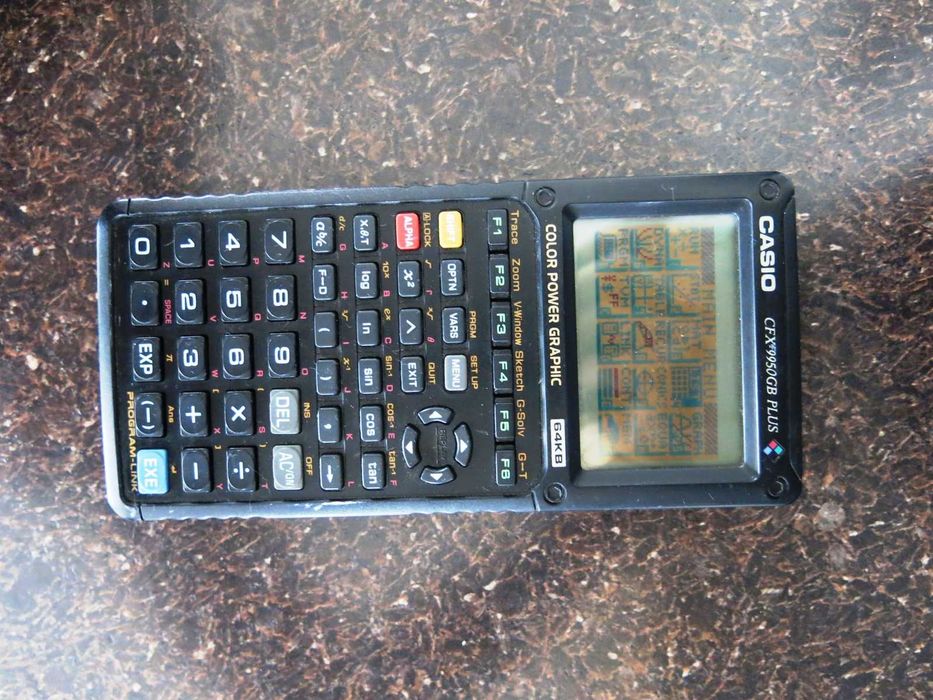 Научен графичен калкулатор Casio CFX-9950GB PLUS, цветен дисплей