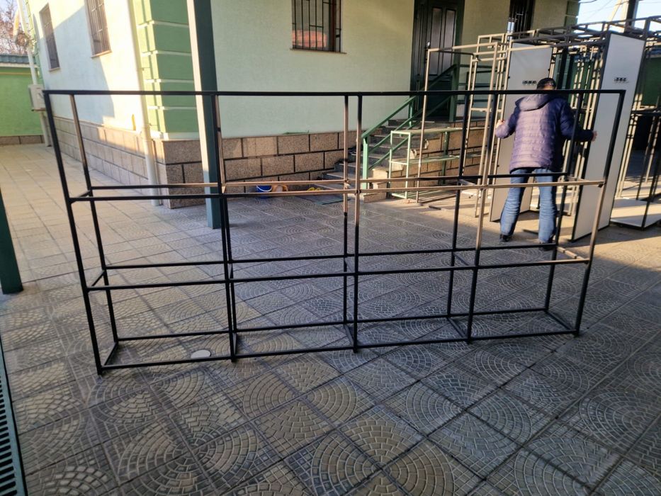 Продам вешалки для бутика