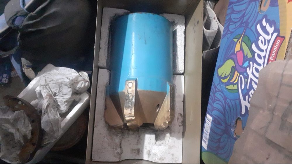 Алмазное буровое долото