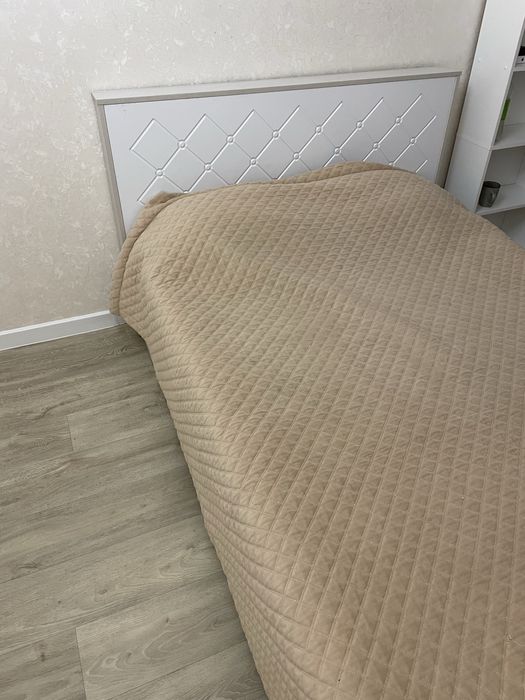 ПРОДАМ КРОВАТЬ б/у 140*200