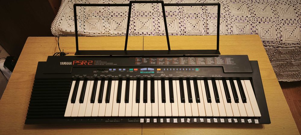 Преносима клавиатура Yamaha PSR -2  за начинаещи