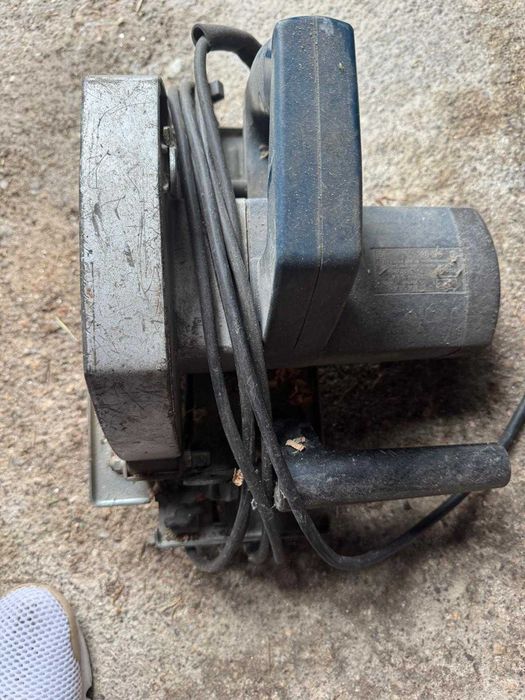 Închiriere de scule și utilaje.