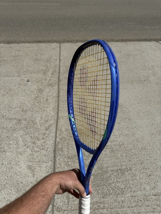 Vand racheta tenis yonex ezone 98 tour
