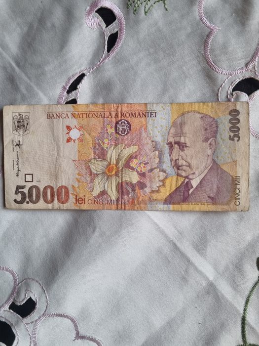 Vând 2 bacnote 5000 lei vechi an 1998 cu seria 001A  004C  60 000 euro