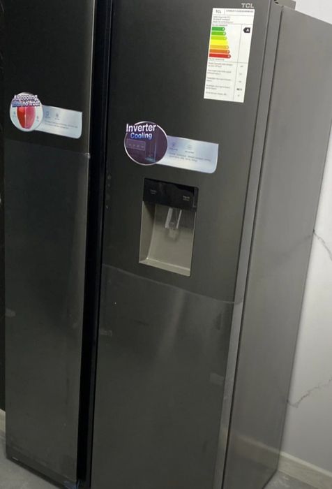 Холодильник  TCL