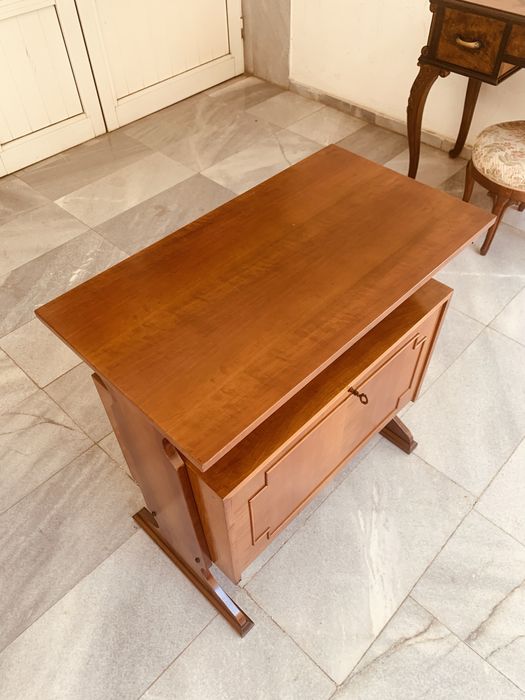 Италианско винтидж шкафче – Mid-Century Modern (1955–1965 г.)