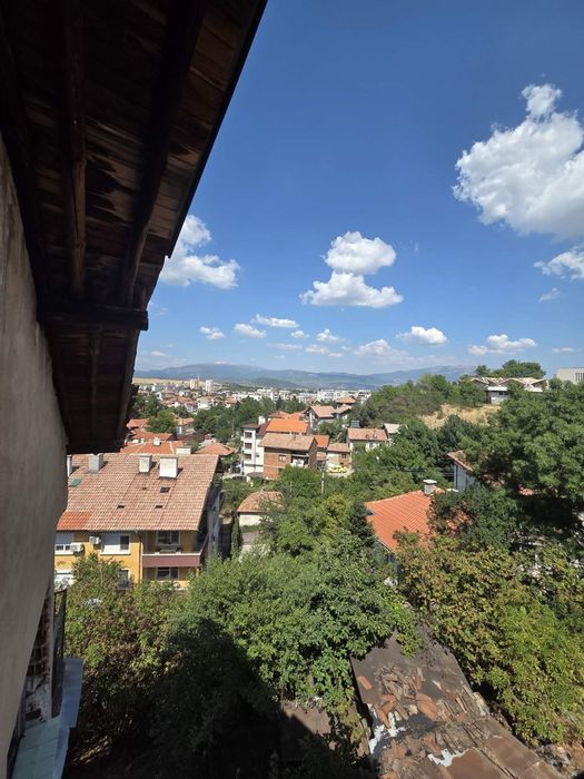 Къща близнак над пазара гр.Кюстендил