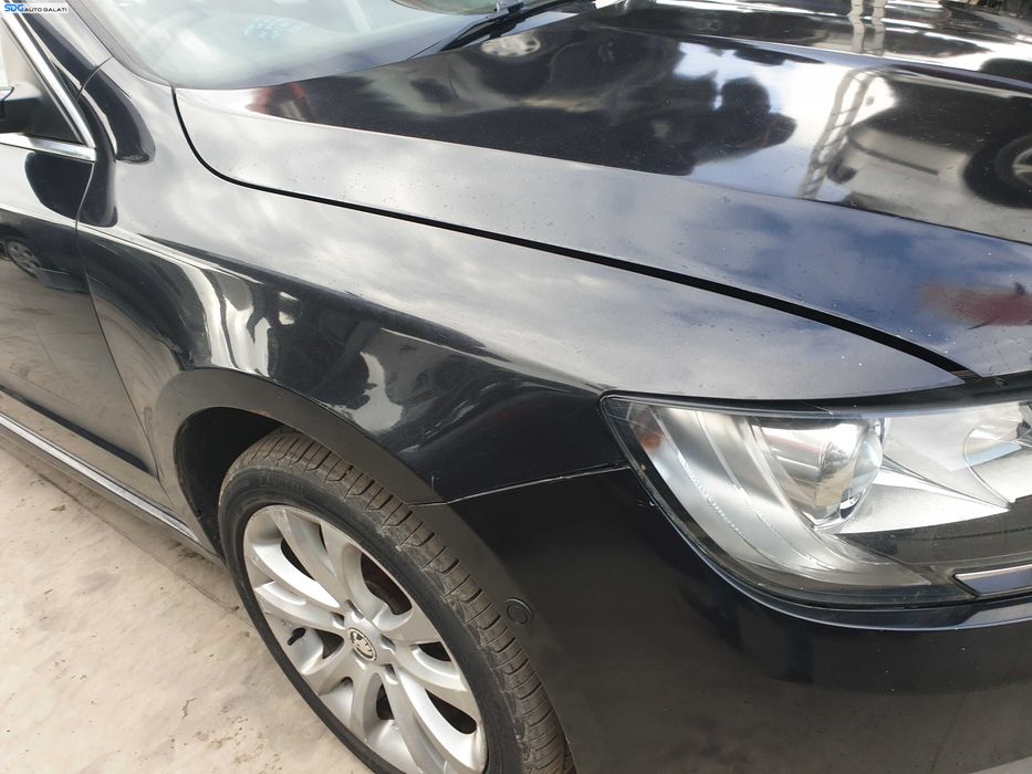 Aripa Dreapta Fata Skoda Superb 2 FL Facelift 2013 - 2015 Culoare Black Magic Pearl LF9R Cod 3T0821022A [Q0096]