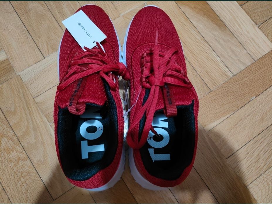 маратонки Tom Tailor номер 40