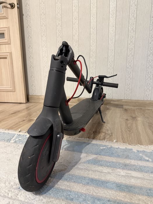 Продается электросамокат Xiaomi m365 Pro