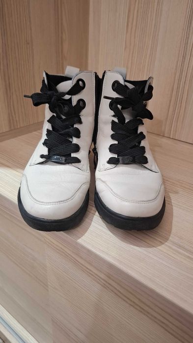 Зимни боти на ara