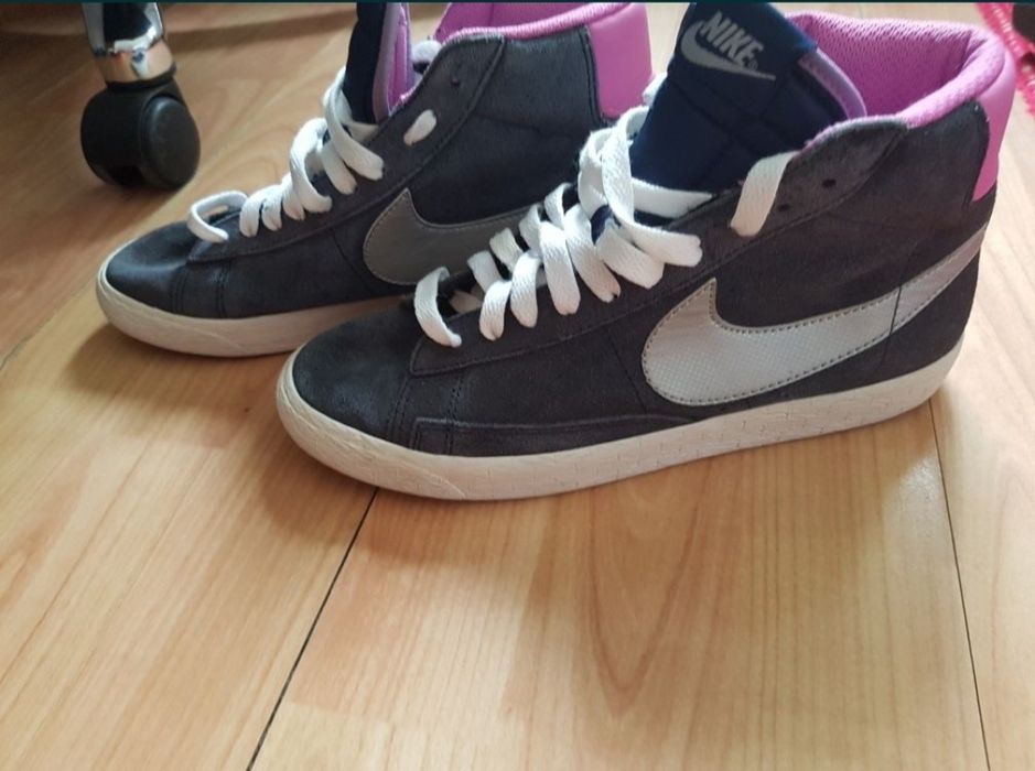 Adidasi Nike marime 38,5
