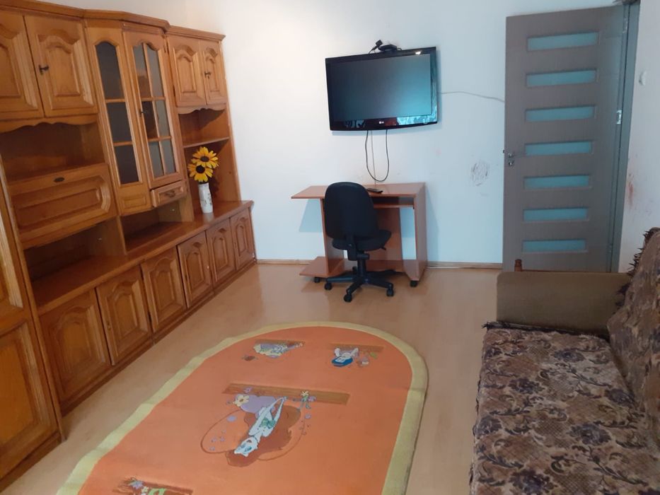 Chirie apartament 2 camere  PB decomandat zona Decebal