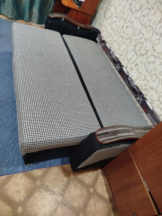 Продам 2 дивана в отличном состоянии.