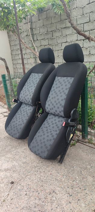 Продаётся пара сидей от Ford  (переделка под Жигули)