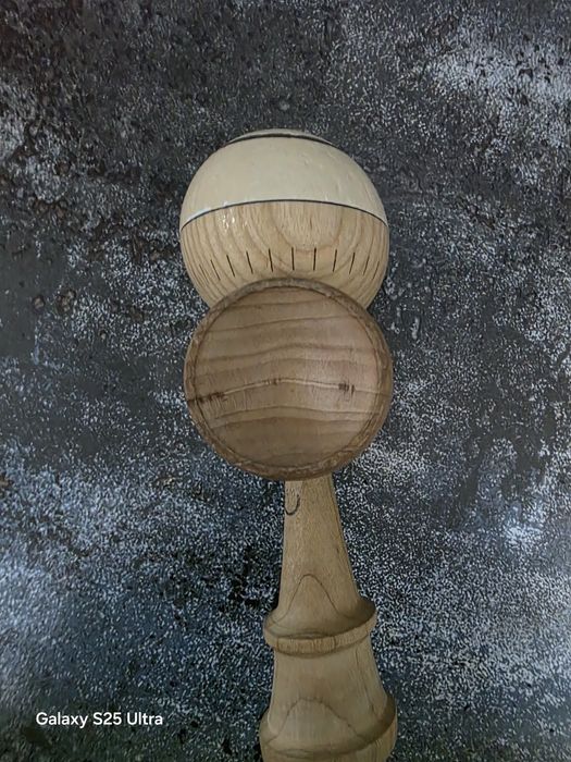 Vând Kendama Krom Gas Cream(model rar)