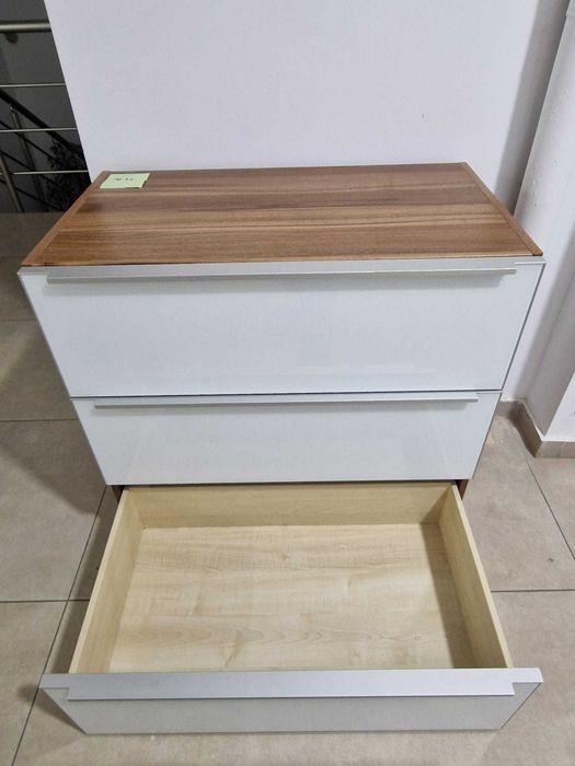 Comoda cu 3 sertare, fata de sticla (Bucuresti)