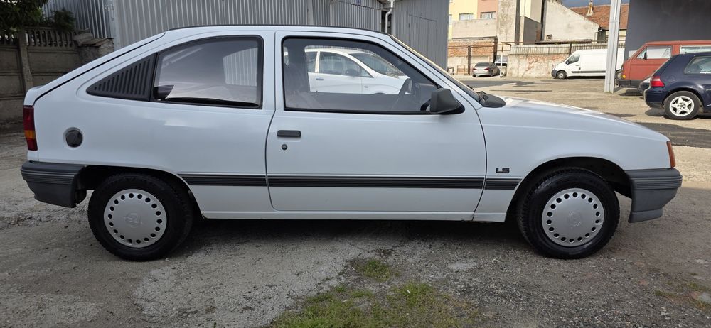 Opel Kadett Automatic 16 i 74.000 km Realii !