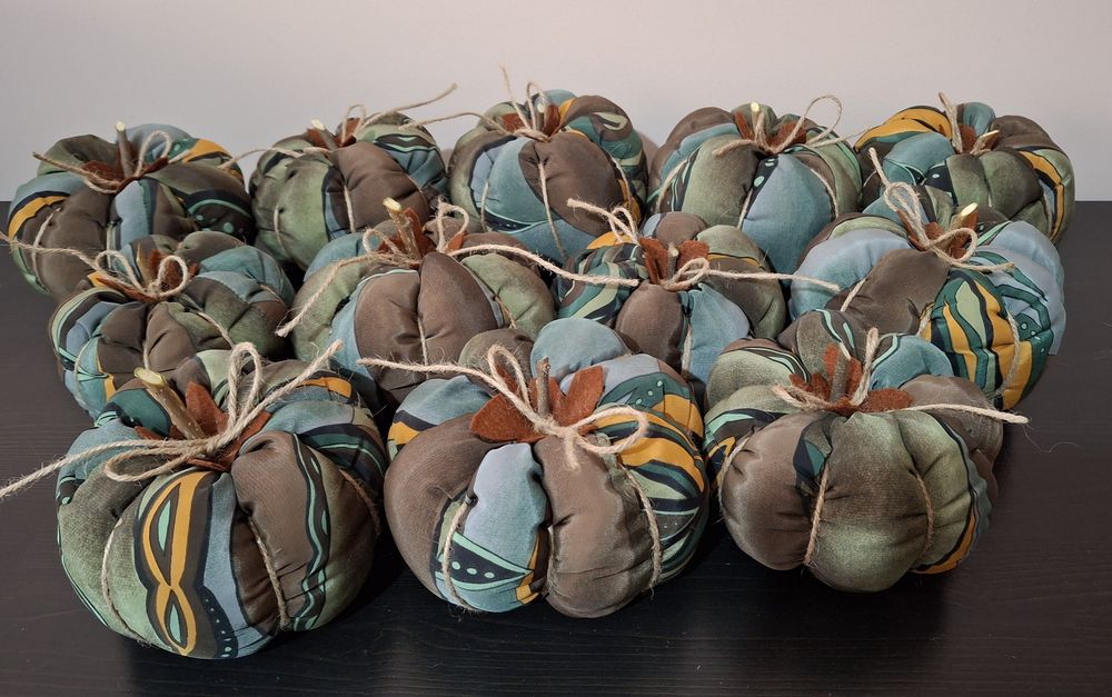 Тикви от плат за есенна украса