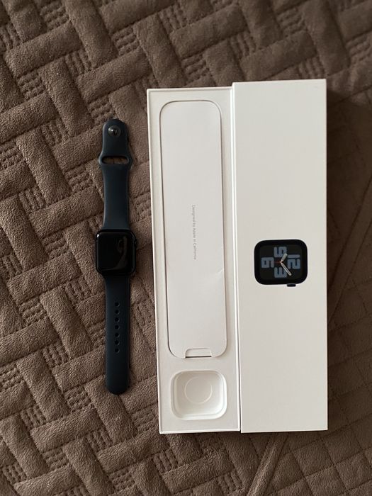 продам apple watch se 2