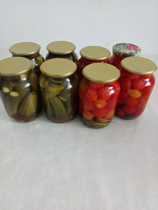 Продам маринованные огурцы  и помидоры