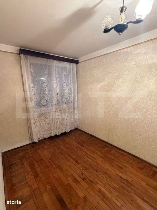 Apartament cu 3 camere, parter, zona Ultracentrala